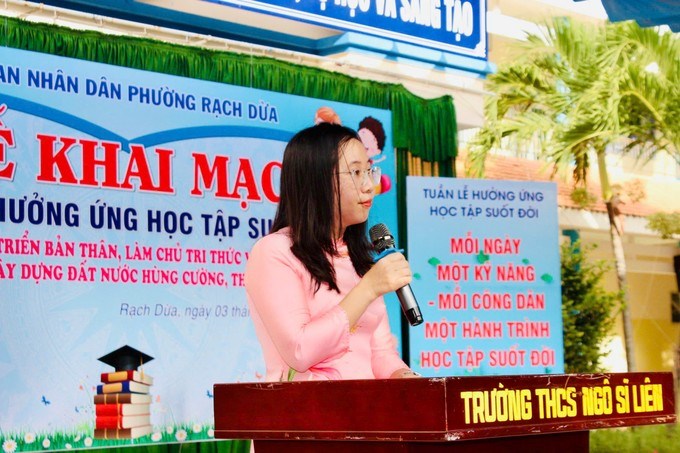 Phó Chủ tịch UBND phường Rạch Dừa Trần Thị Xuân phát biểu tại lễ khai mạc