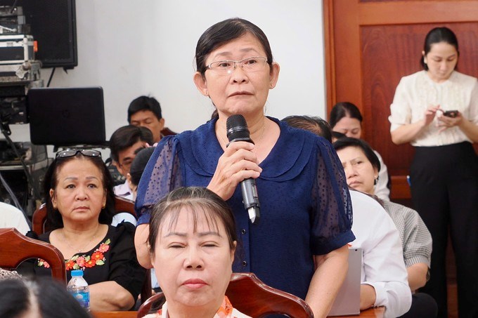 Cử tri Võ Thị Phượng nêu kiến nghị. (Ảnh: SGGP)