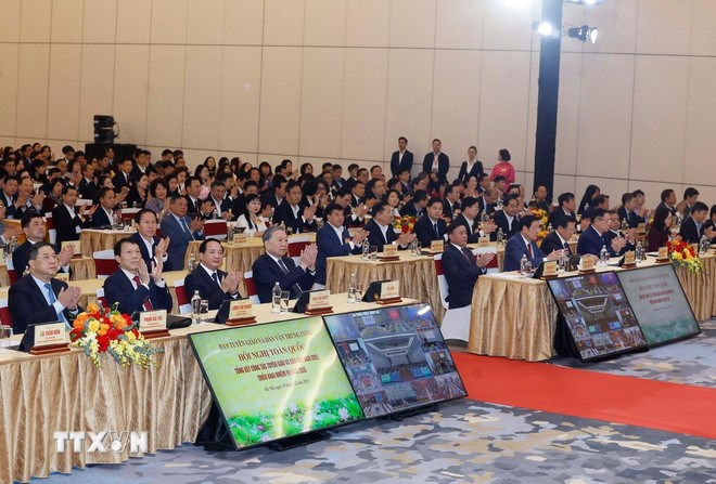 Tổng Bí thư Tô Lâm và lãnh đạo Đảng, Nhà nước dự Hội nghị toàn quốc tổng kết công tác Tuyên giáo và Dân vận năm 2025, triển khai nhiệm vụ năm 2026. (Ảnh: TTXVN)