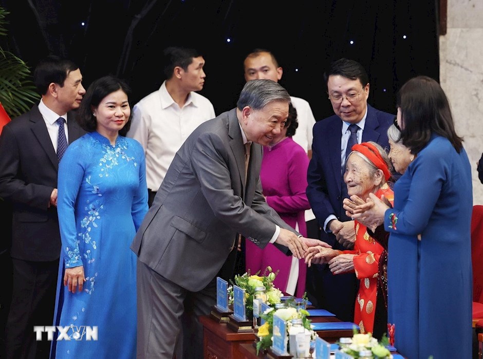 Tổng Bí thư Tô Lâm và các đại biểu. (Ảnh: TTXVN)