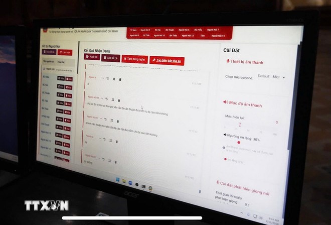 Phần mềm chuyển giọng nói thành biên bản phiên tòa điện tử cho Thư ký phiên tòa đang được chuyển giao cho các Tòa án Khu vực. (Ảnh: TTXVN)