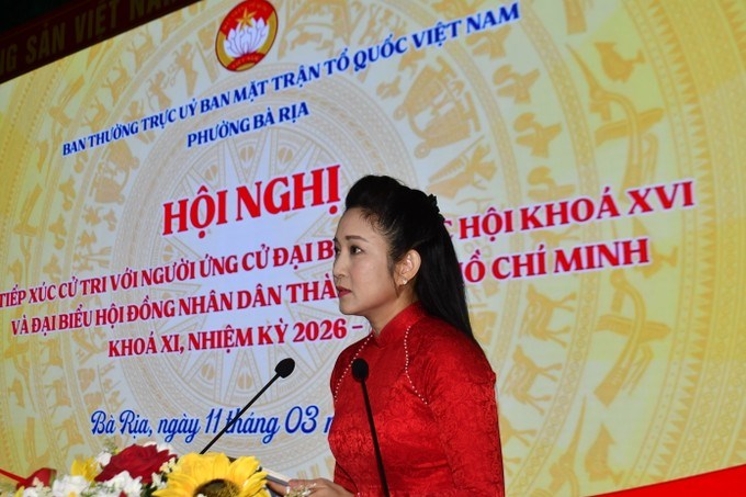 Bà Nguyễn Thị Thanh Thúy trình bày chương trình hành động tại hội nghị