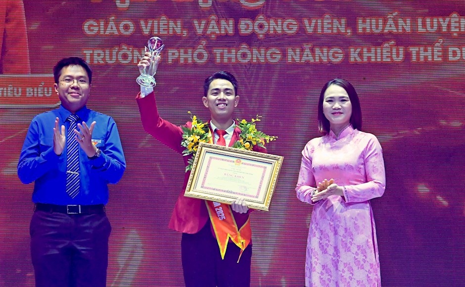 Vinh danh c&aacute;c 