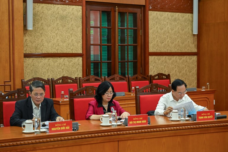 Các đồng chí Ủy viên Bộ Chính trị, Bí thư Trung ương Đảng và thành viên Ban Chỉ đạo dự phiên họp. (Ảnh: NhanDan.vn)
