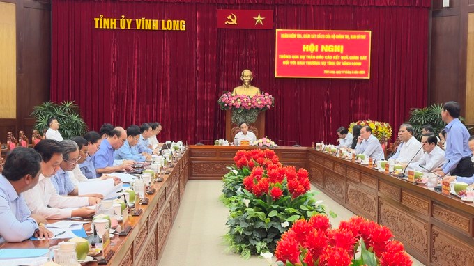 Quang cảnh buổi làm việc