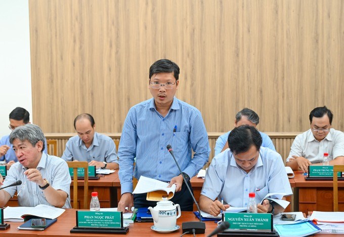 Đại diện lãnh đạo các địa phương báo cáo tại buổi làm việc