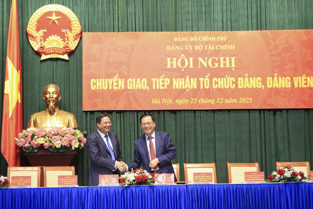 Đảng ủy Bộ T&agrave;i ch&iacute;nh tiếp nhận 22 đảng bộ tập đo&agrave;n, tổng c&ocirc;ng ty, Ng&acirc;n h&agrave;ng ph&aacute;t triển