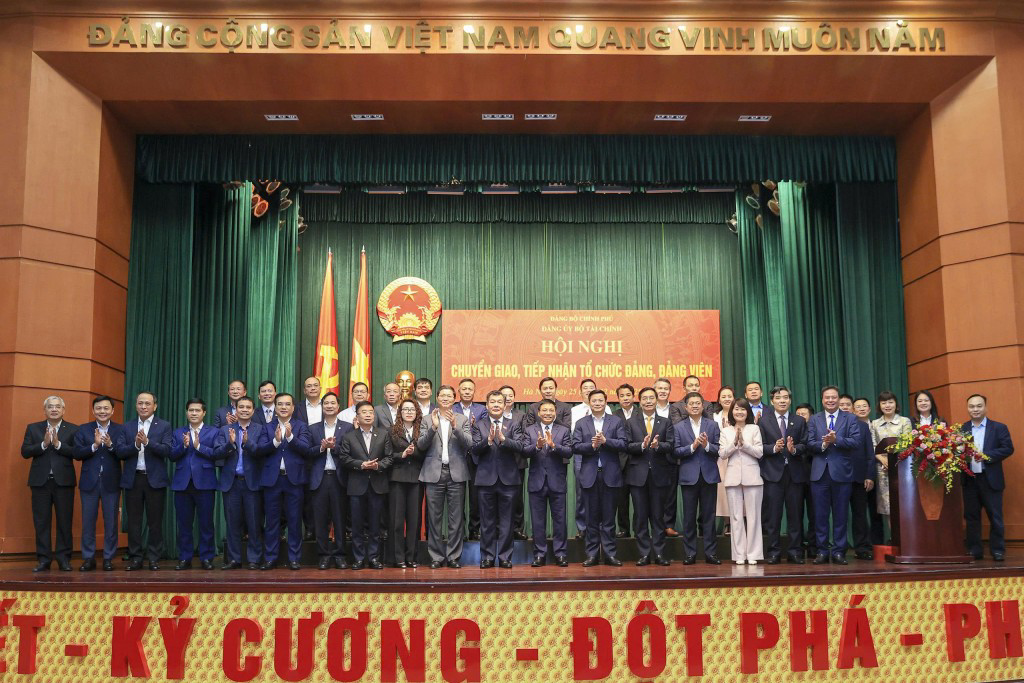 Đảng ủy Bộ T&agrave;i ch&iacute;nh tiếp nhận 22 đảng bộ tập đo&agrave;n, tổng c&ocirc;ng ty, Ng&acirc;n h&agrave;ng ph&aacute;t triển