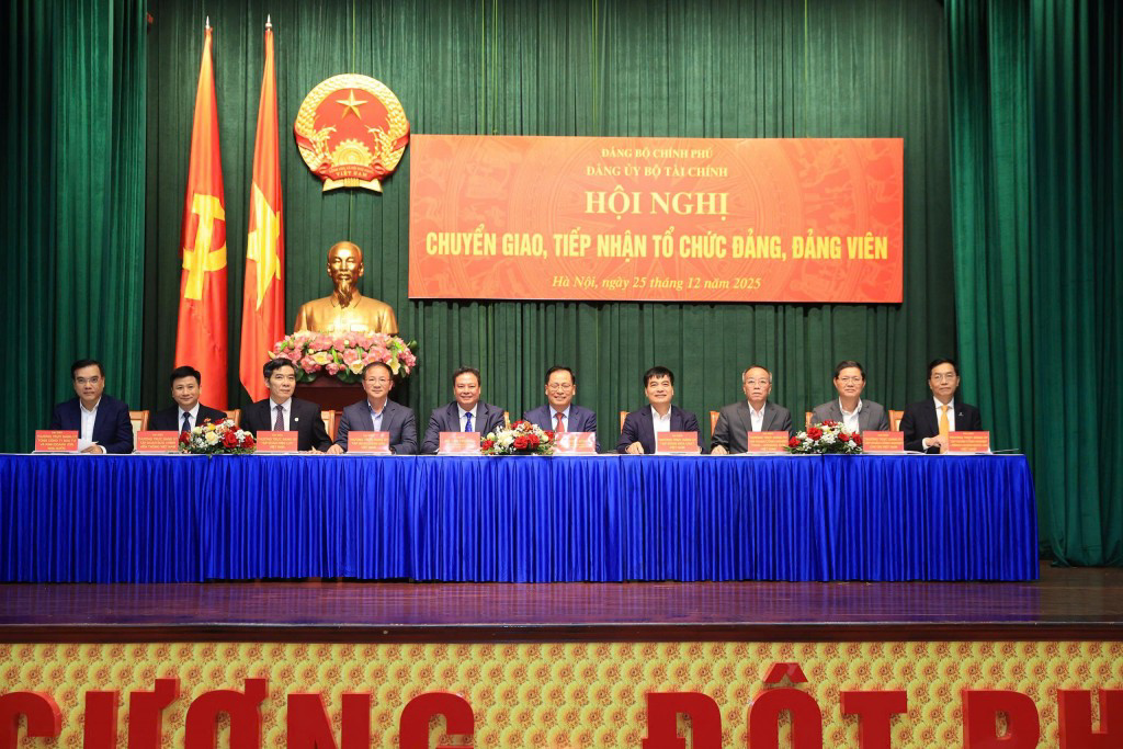 Đảng ủy Bộ T&agrave;i ch&iacute;nh tiếp nhận 22 đảng bộ tập đo&agrave;n, tổng c&ocirc;ng ty, Ng&acirc;n h&agrave;ng ph&aacute;t triển