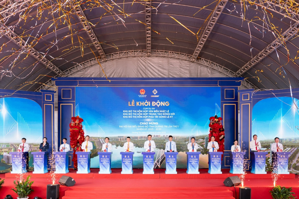 Lãnh đạo tỉnh Quảng Trị và Tập đoàn Sun Group bấm nút khởi động 3 đại dự án. Ảnh: Sun Group