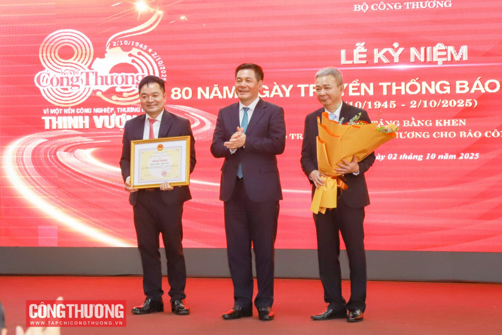 Bộ trưởng Nguyễn Hồng Diên