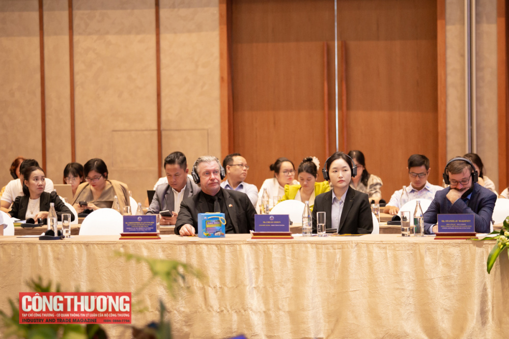 Các đại biểu tham dự Hội nghị