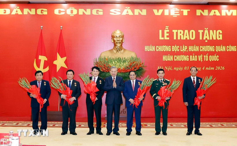 trao-huan-chuong-doc-lap-hang-nhat.png