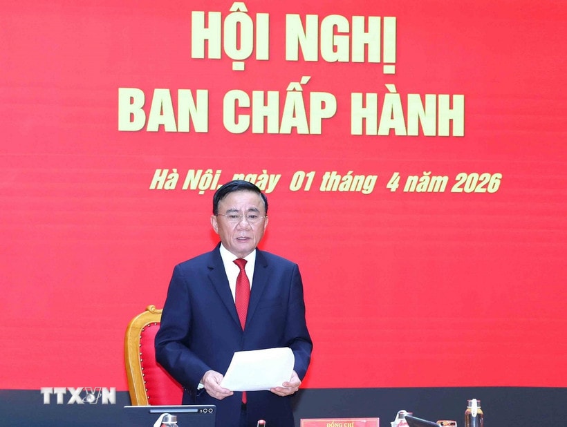 Đồng chí Trần Cẩm Tú, Ủy viên Bộ Chính trị, Thường trực Ban Bí thư, Bí thư Đảng ủy các cơ quan Đảng Trung ương chủ trì hội nghị. (Ảnh: Phương Hoa/TTXVN)