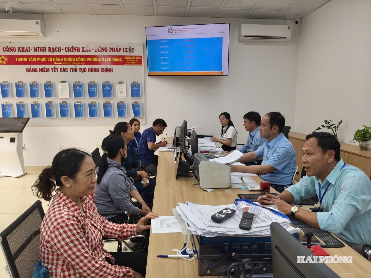 hanh-chinh-phuong-bach-dang.jpg
