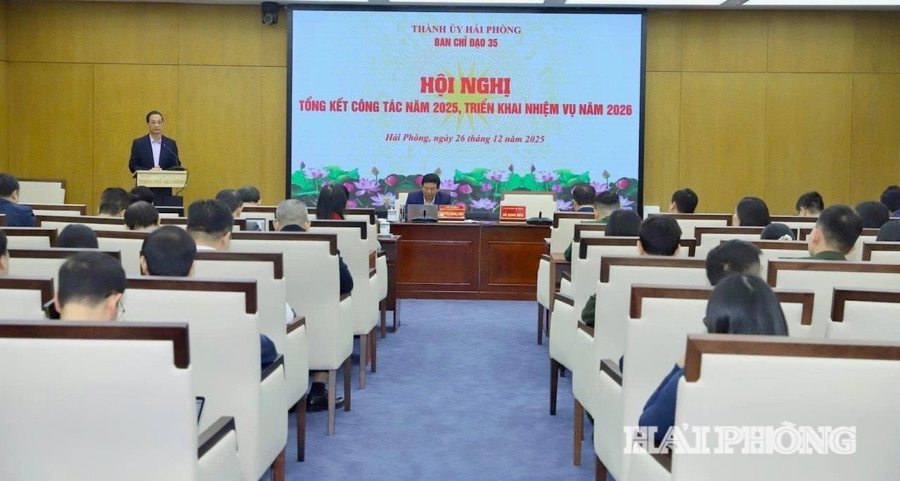 Đồng ch&iacute; Đỗ Mạnh Hiến, Ph&oacute; b&iacute; thư Thường trực Th&agrave;nh ủy, Trưởng Ban Chỉ đạo 35 Th&agrave;nh ủy ph&aacute;t biểu tại hội nghị. Ảnh: VŨ HAI