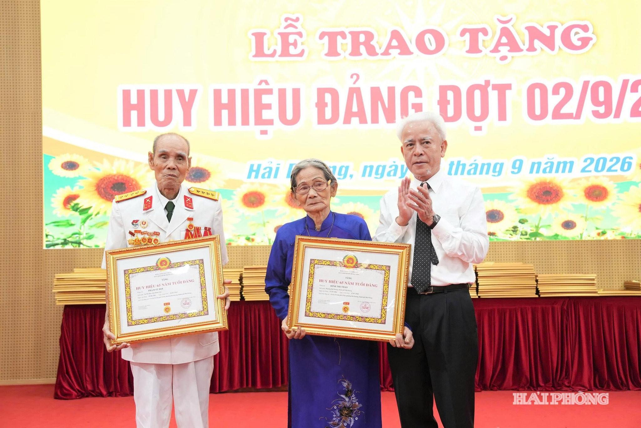 nguyen-dinh-chuyen(2)-c9f3e64654c9244699c101c859460038.jpg