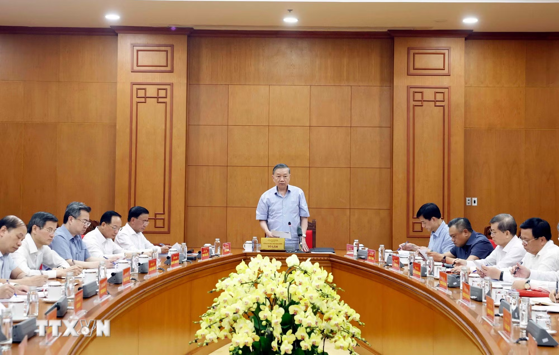 tong-bi-thu-hop-tuyen-giao-01.png