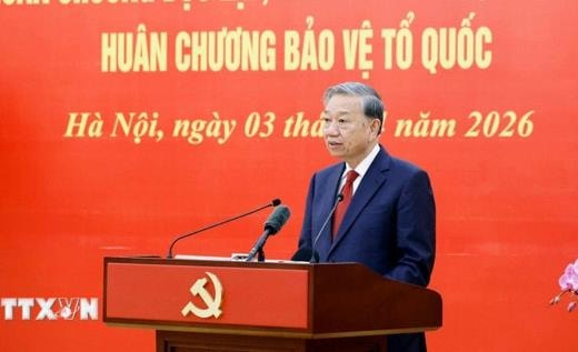 n-chuong-doc-lap-huan-chuong-quan-cong-huan-chuong-bao-ve-to-quoc-cho-lanh-dao-chu-chot-lanh-dao-cap-cao-cua-dang-nha-nuoc-9(1).jpg