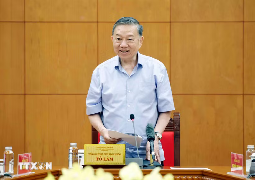 tong-bi-thu-hop-tuyen-giao.png