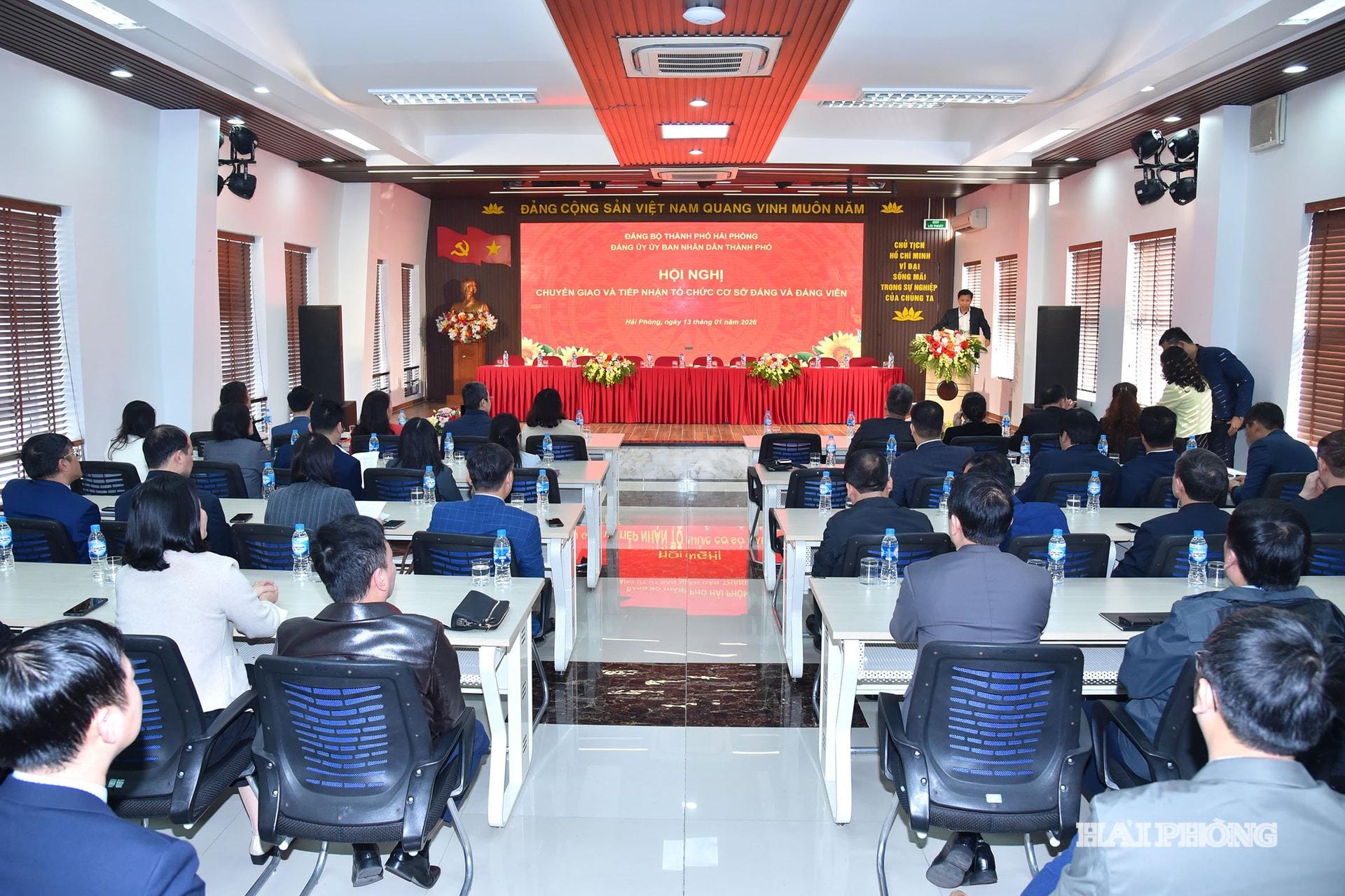 Quang cảnh hội nghị.