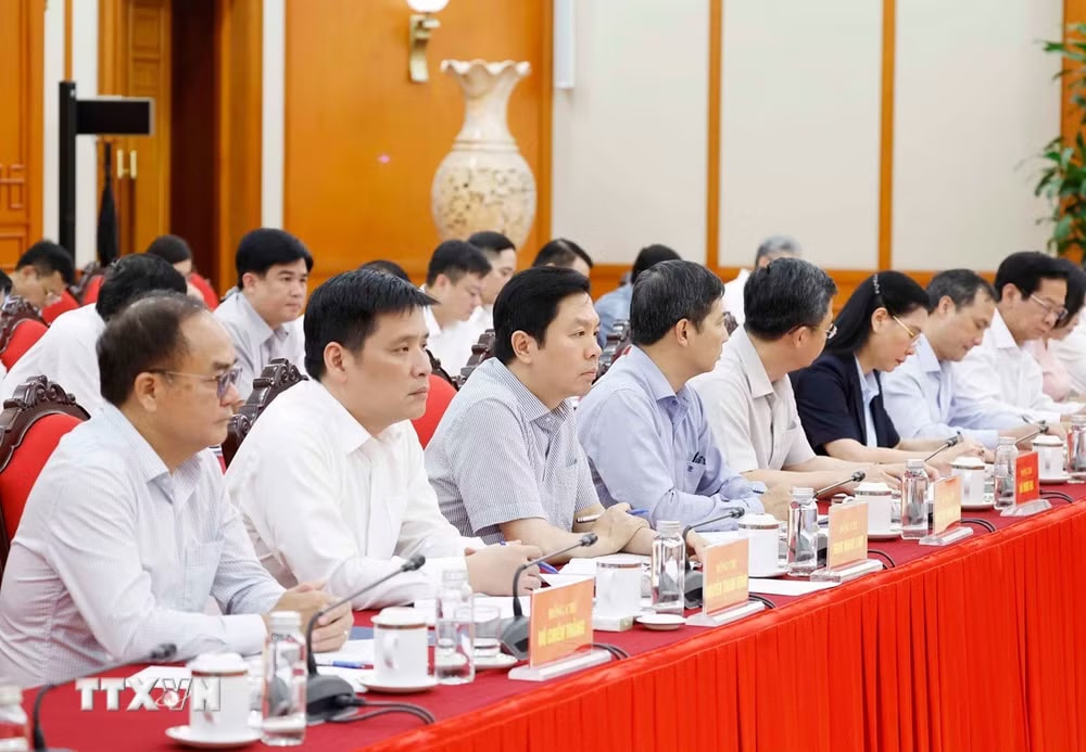 Các đại biểu tham dự cuộc họp về trọng tâm công tác tổ chức xây dựng Đảng theo tinh thần Nghị quyết Đại hội XIV của Đảng. (Ảnh: Thống Nhất/TTXVN) ttxvn-tong-bi-thu-chu-tich-nuoc-lam-viec-voi-ban-to-chuc-trung-uong-3.jpg