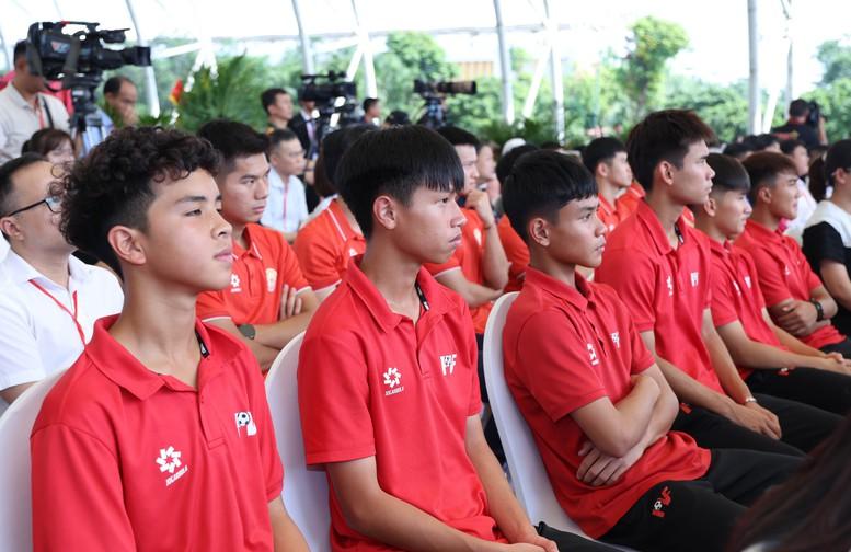 Tổng Bí thư Tô Lâm dự lễ khởi công xây dựng sân vận động tiên tiến hàng đầu thế giới- Ảnh 5. Tổng Bí thư Tô Lâm dự lễ khởi công xây dựng sân vận động tiên tiến hàng đầu thế giới- Ảnh 5.