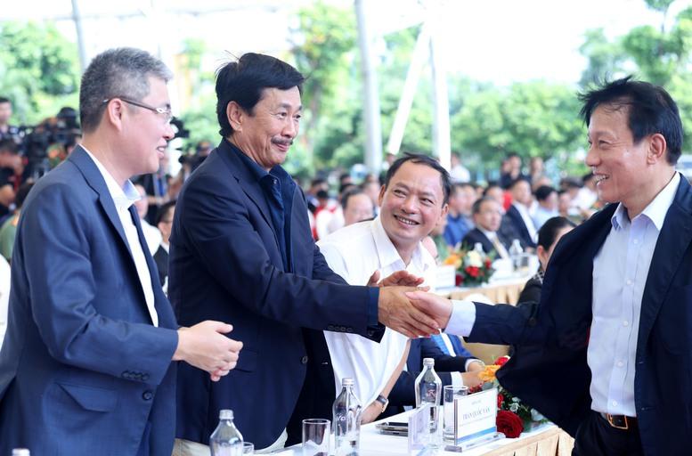 Tổng Bí thư Tô Lâm dự lễ khởi công xây dựng sân vận động tiên tiến hàng đầu thế giới- Ảnh 4. Tổng Bí thư Tô Lâm dự lễ khởi công xây dựng sân vận động tiên tiến hàng đầu thế giới- Ảnh 4.