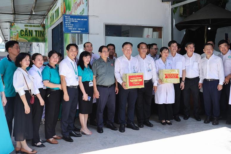 Thủ tướng: Chậm nhất cuối năm 2026 phải xong dự án Bệnh viện Ung bướu Cần Thơ- Ảnh 5. Thủ tướng: Chậm nhất cuối năm 2026 phải xong dự án Bệnh viện Ung bướu Cần Thơ- Ảnh 5.