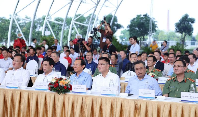 Tổng Bí thư Tô Lâm dự lễ khởi công xây dựng sân vận động tiên tiến hàng đầu thế giới- Ảnh 2. Tổng Bí thư Tô Lâm dự lễ khởi công xây dựng sân vận động tiên tiến hàng đầu thế giới- Ảnh 2.