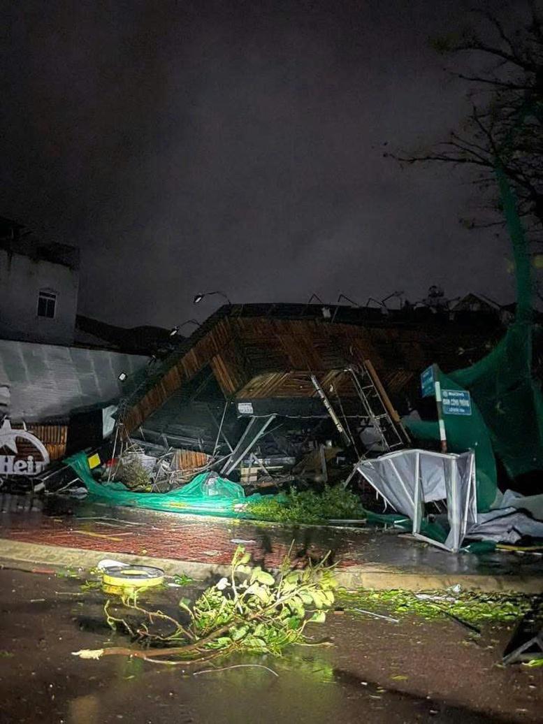 Hỗ trợ khẩn cấp 80 tỷ đồng cho 3 tỉnh Quảng Ngãi, Gia Lai, Đắk Lắk khắc phục hậu quả bão số 13- Ảnh 1. Hỗ trợ khẩn cấp 80 tỷ đồng cho 3 tỉnh Quảng Ngãi, Gia Lai, Đắk Lắk khắc phục hậu quả bão số 13- Ảnh 1.