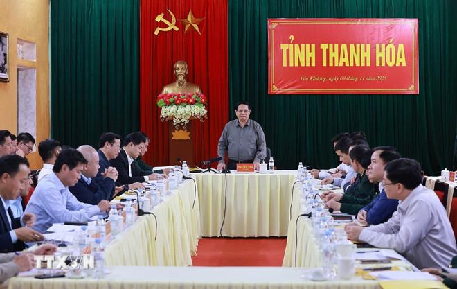 Thủ tướng Phạm Minh Chính làm việc với Ban Thường vụ Tỉnh ủy Thanh Hóa về tình hình phát triển kinh tế-xã hội. (Ảnh: Dương Giang/TTXVN) ttxvn-thu-tuong-lam-viec-voi-ban-thuong-vu-tinh-uy-thanh-hoa-2.jpg