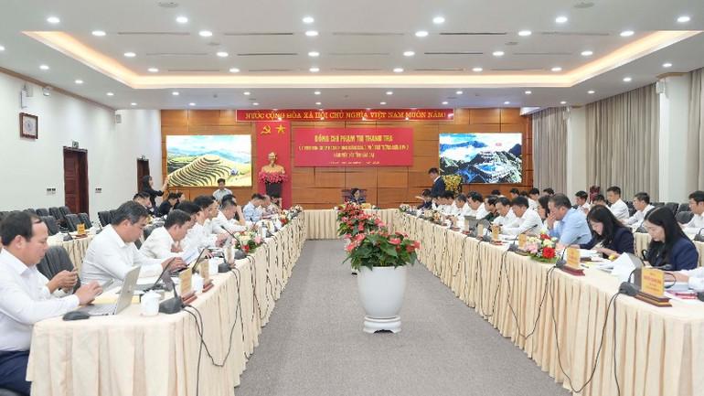 Quang cảnh buổi làm việc. hai-9804-6540.jpg