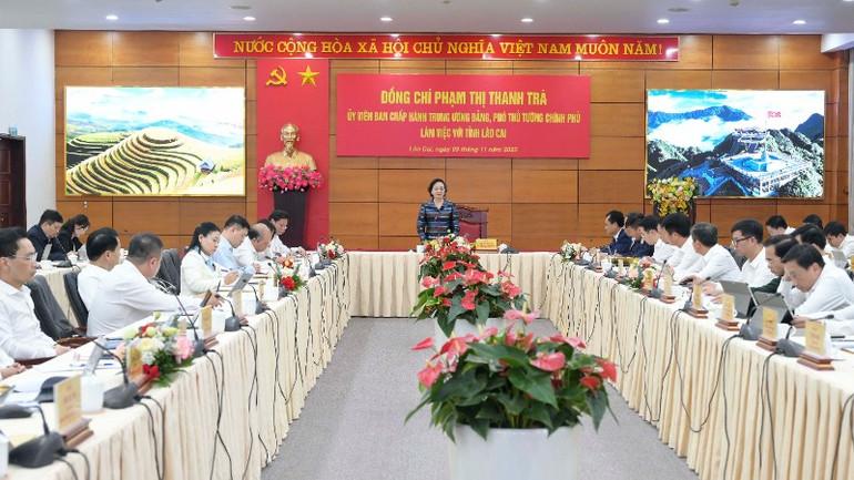 Phó Thủ tướng Chính phủ Phạm Thị Thanh Trà đánh giá cao những kết quả mà tỉnh Lào Cai đạt được thời gian qua. hai-9875-5238.jpg