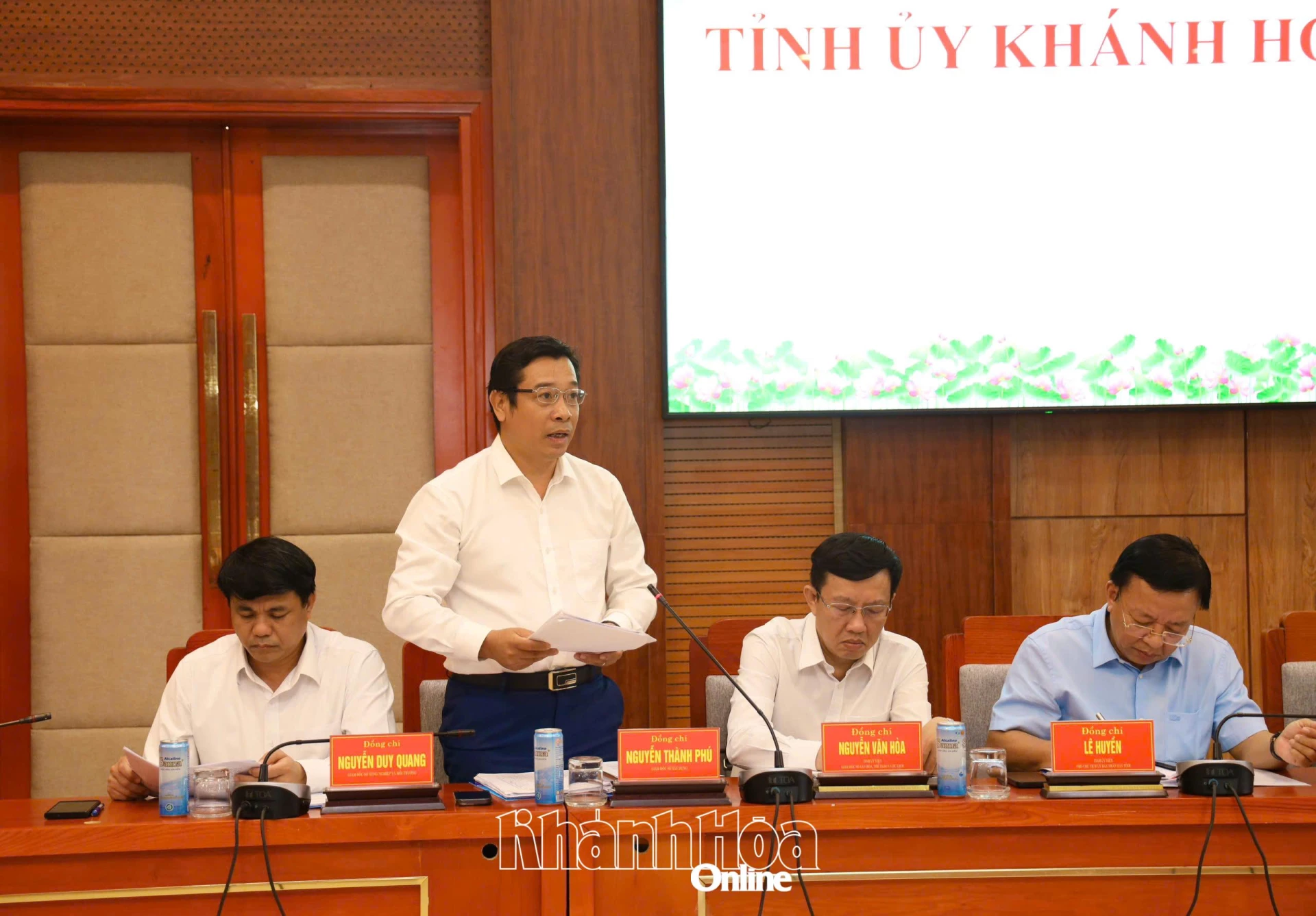 L&atilde;nh đạo Sở X&acirc;y dựng b&aacute;o c&aacute;o tiến độ giải ph&oacute;ng mặt bằng Dự &aacute;n đường sắt tốc độ cao tr&ecirc;n trục Bắc - Nam đoạn qua địa b&agrave;n tỉnh 