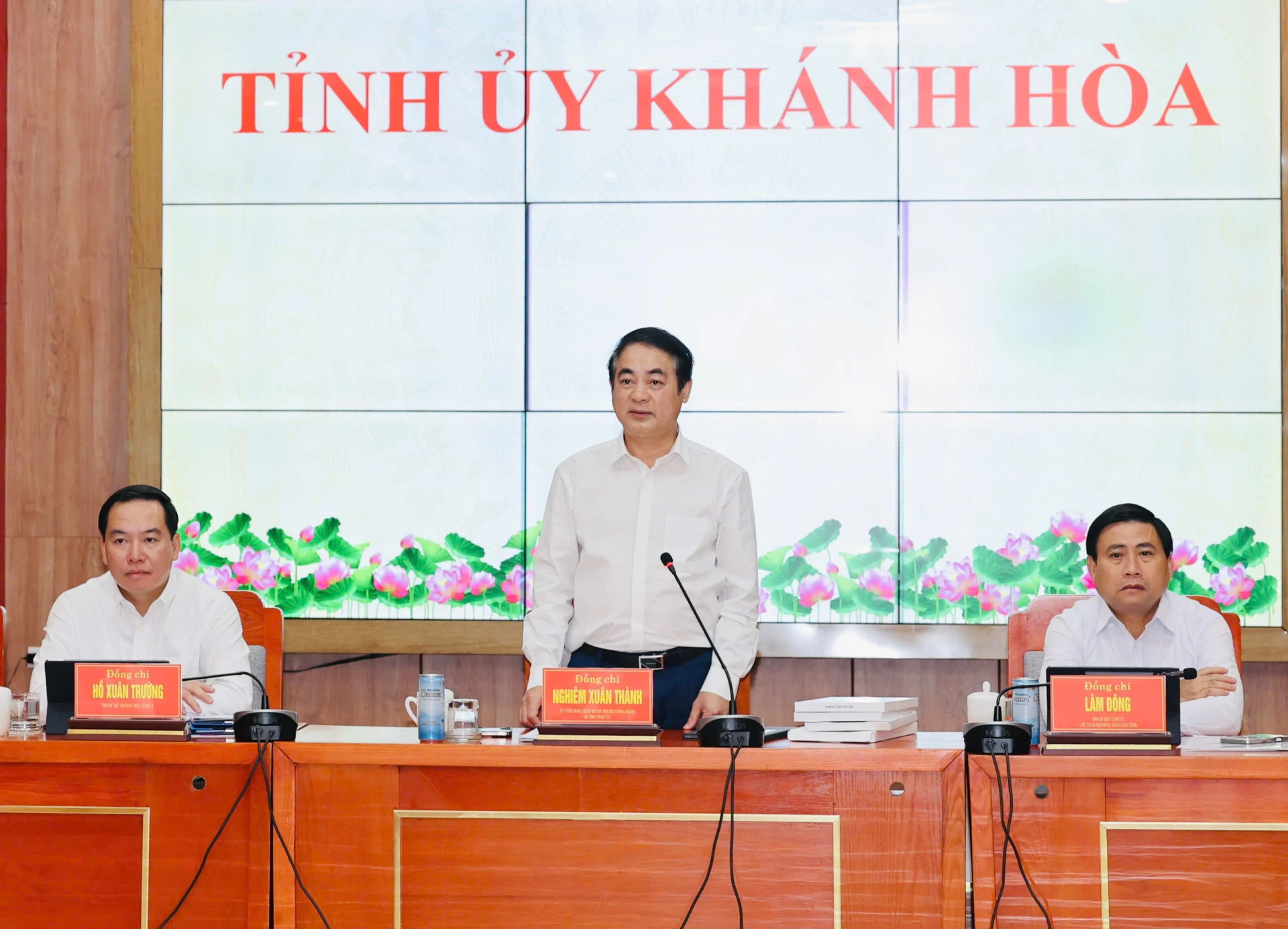 B&iacute; thư Tỉnh ủy Nghi&ecirc;m Xu&acirc;n Th&agrave;nh ph&aacute;t biểu kết luận