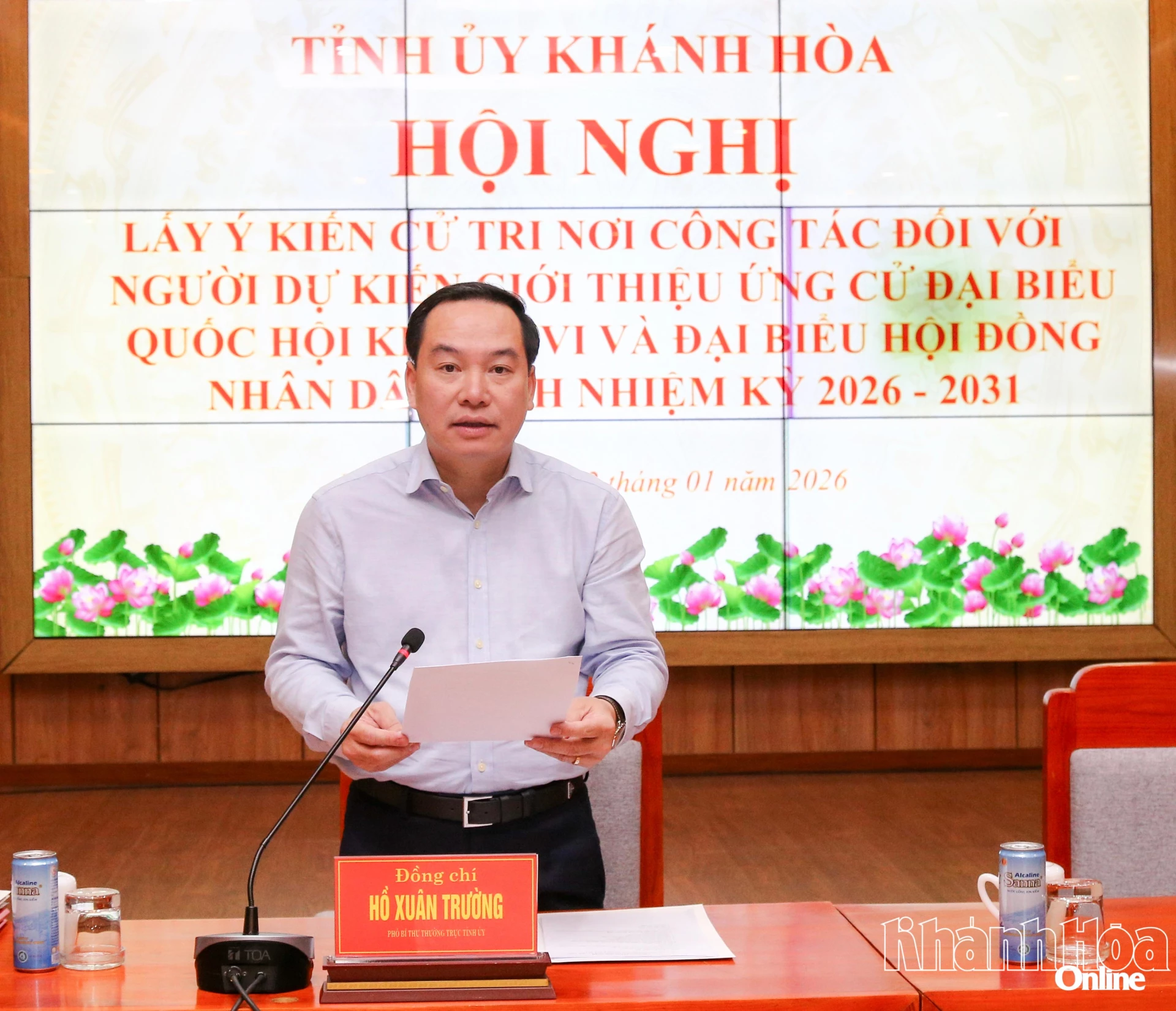 Đồng ch&iacute; Hồ Xu&acirc;n Trường chủ tr&igrave; hội nghị