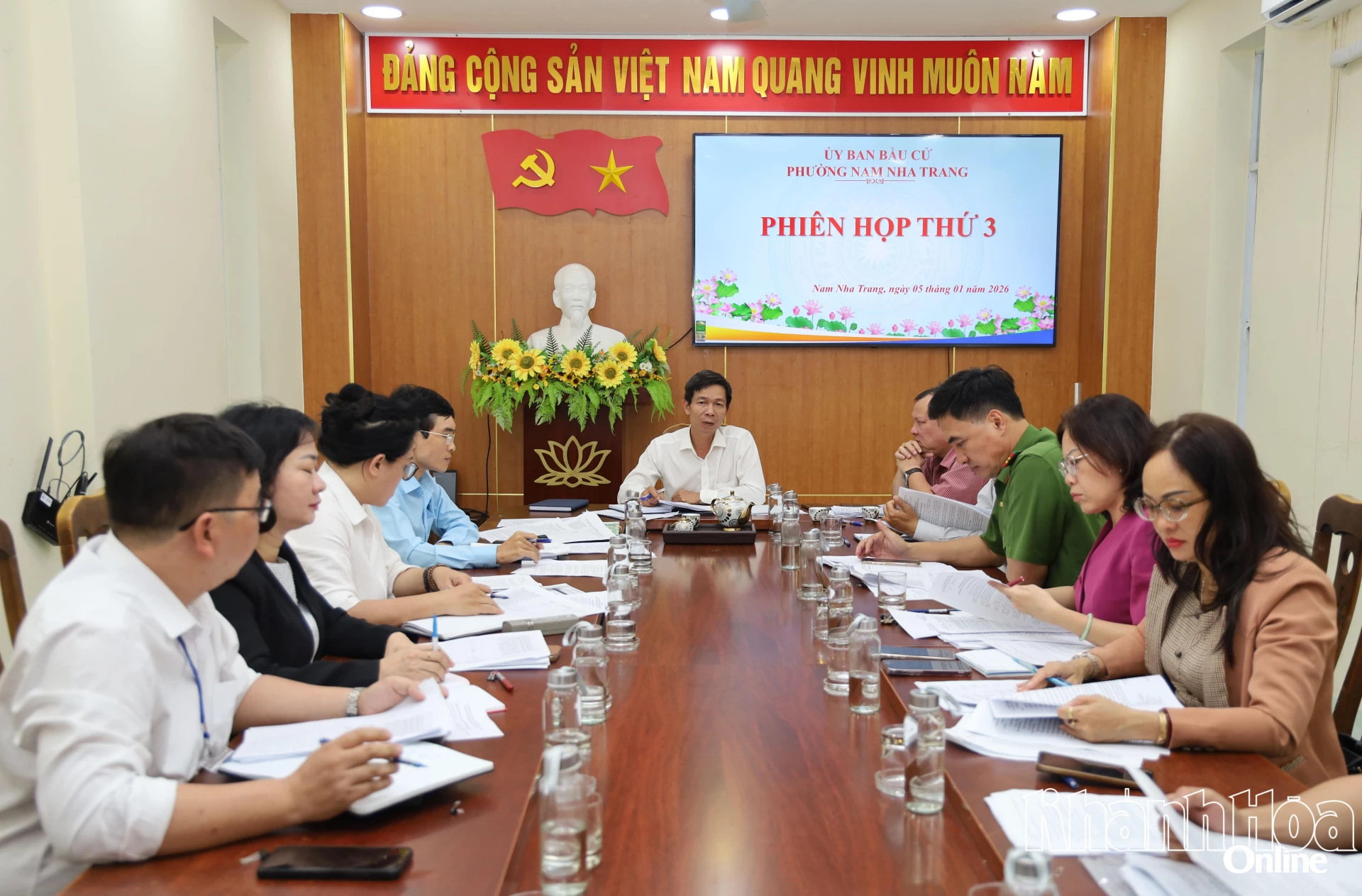 Phi&ecirc;n họp thứ 3 Ủy ban Bầu cử phường Nam Nha Trang, ng&agrave;y 5-1-2026.