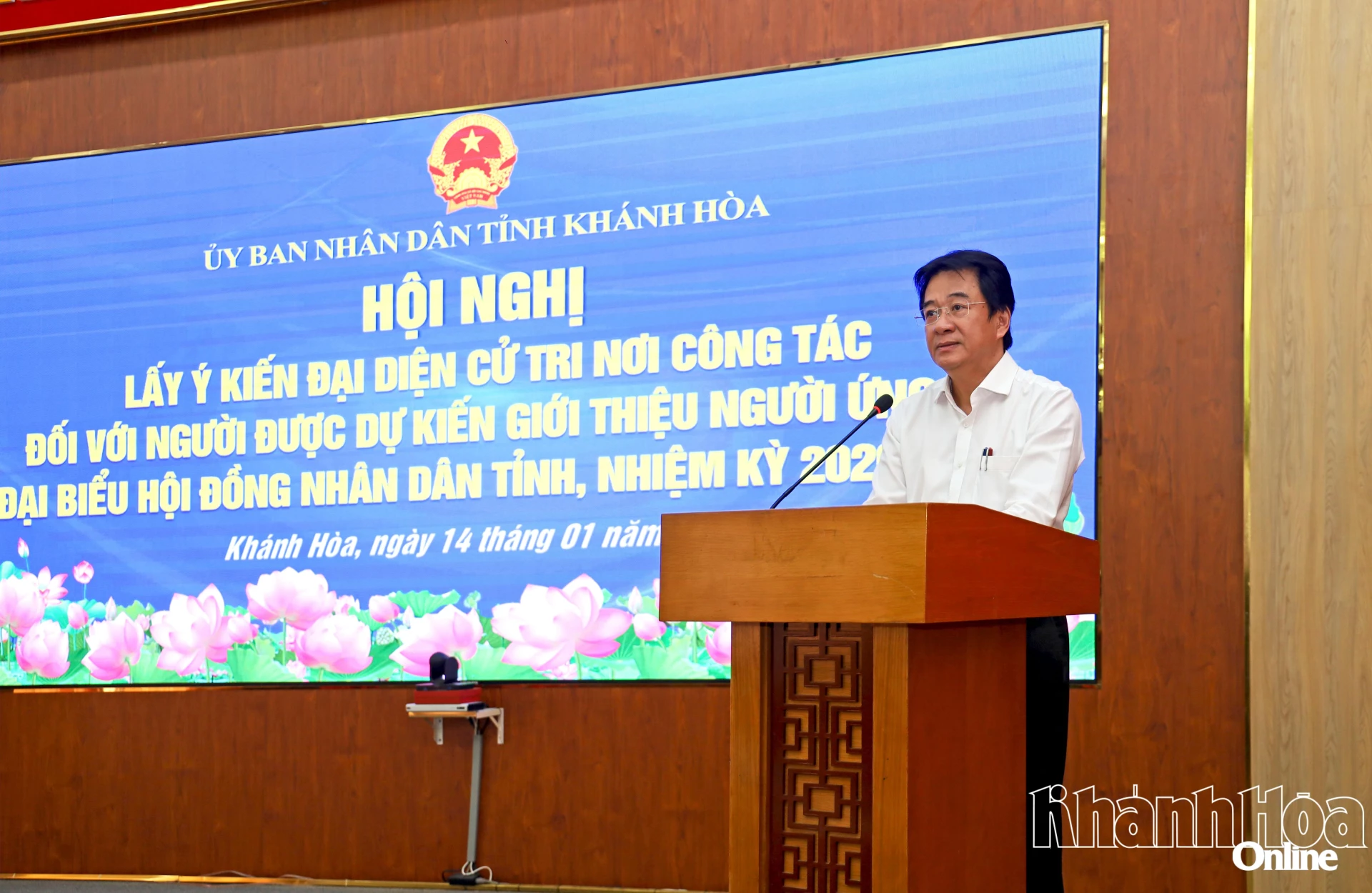 Ph&oacute; Chủ tịch Thường trực UBND tỉnh Nguyễn Long Bi&ecirc;n ph&aacute;t biểu tại hội nghị.