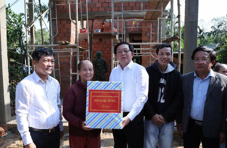 Phó Thủ tướng Hồ Quốc Dũng kiểm tra tình hình triển khai 'Chiến dịch Quang Trung' tại thành phố Huế- Ảnh 6. Phó Thủ tướng Hồ Quốc Dũng kiểm tra tình hình triển khai 'Chiến dịch Quang Trung' tại thành phố Huế- Ảnh 6.