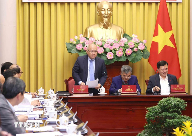 Thứ trưởng Bộ Tài chính Đỗ Thành Trung phát biểu. (Ảnh: An Đăng/TTXVN) ttxvn-lenh-cua-chu-tich-nuoc-cong-bo-12-luat-duoc-ky-hop-thu-10-quoc-hoi-xv-thong-qua-0601-3.jpg