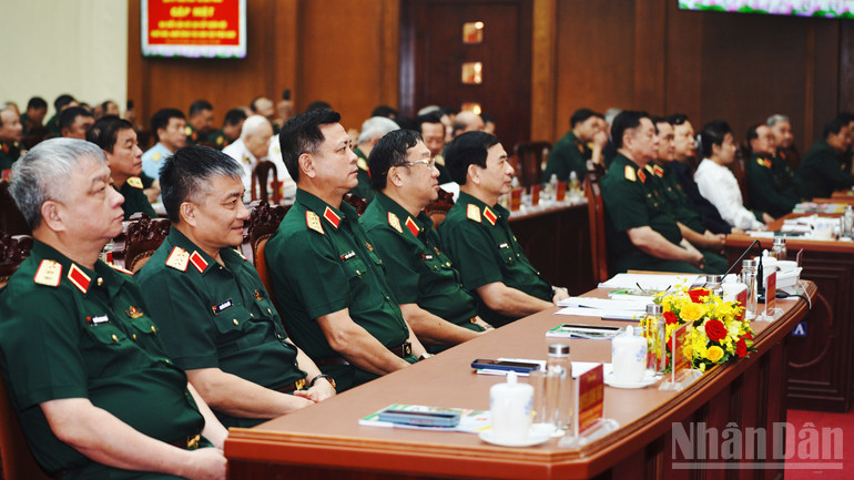 Các đại biểu dự buổi gặp mặt. ndo_br_3.jpg