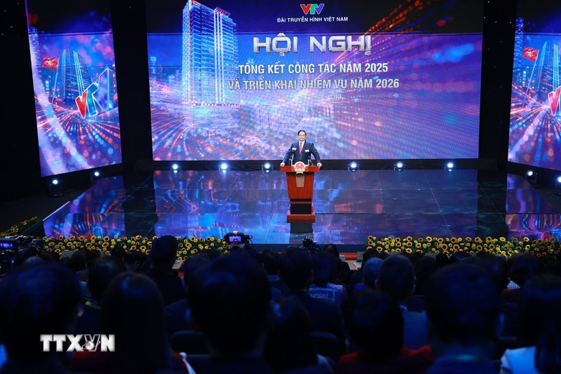 Thủ tướng Phạm Minh Ch&iacute;nh ph&aacute;t biểu chỉ đạo Hội nghị tổng kết năm 2025 v&agrave; triển khai nhiệm vụ 2026 của Đ&agrave;i Truyền h&igrave;nh Việt Nam. (Ảnh: Dương Giang/TTXVN)