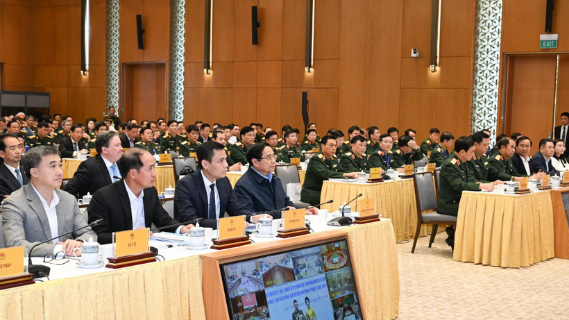 Thủ tướng Ch&iacute;nh phủ Phạm Minh Ch&iacute;nh chủ tr&igrave; Hội nghị tổng kết thực hiện chương tr&igrave;nh h&agrave;nh động quốc gia khắc phục hậu quả bom m&igrave;n sau chiến tranh ở Việt Nam giai đoạn 2010-2025 v&agrave; phương hướng nhiệm vụ giai đoạn tiếp theo. (Ảnh TRẦN HẢI)