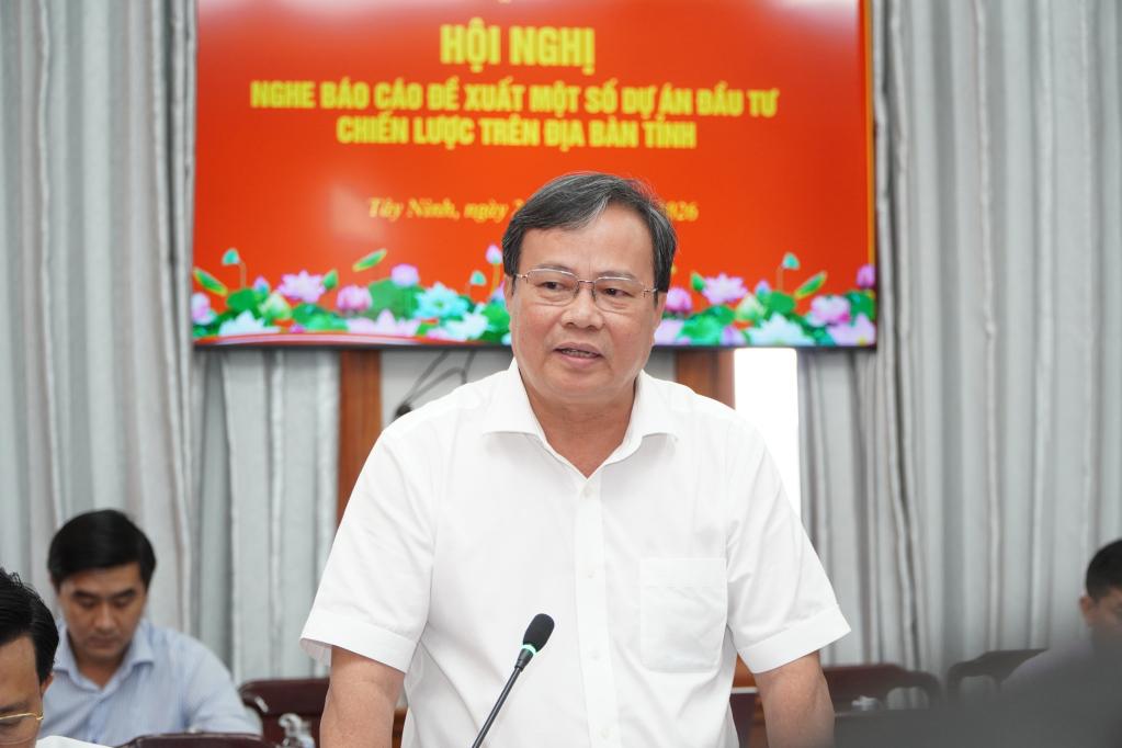 Phó Bí thư Tỉnh ủy, Chủ tịch UBND tỉnh Lê Văn Hẳn phát biểu