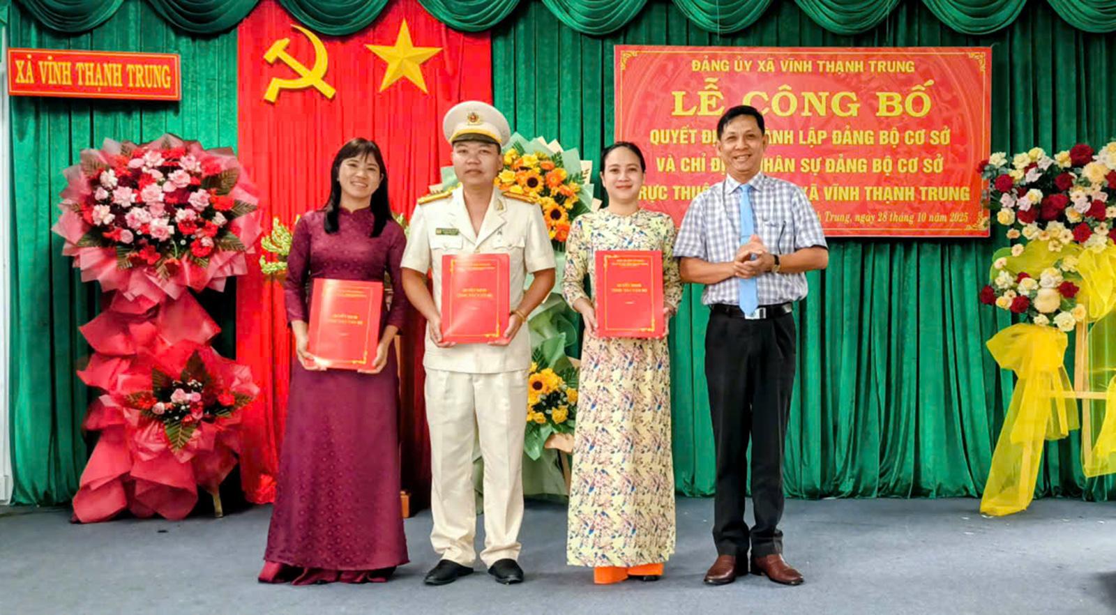 Thành lập 3 đảng bộ cơ sở mới trực thuộc Đảng ủy xã Vĩnh Thạnh Trung