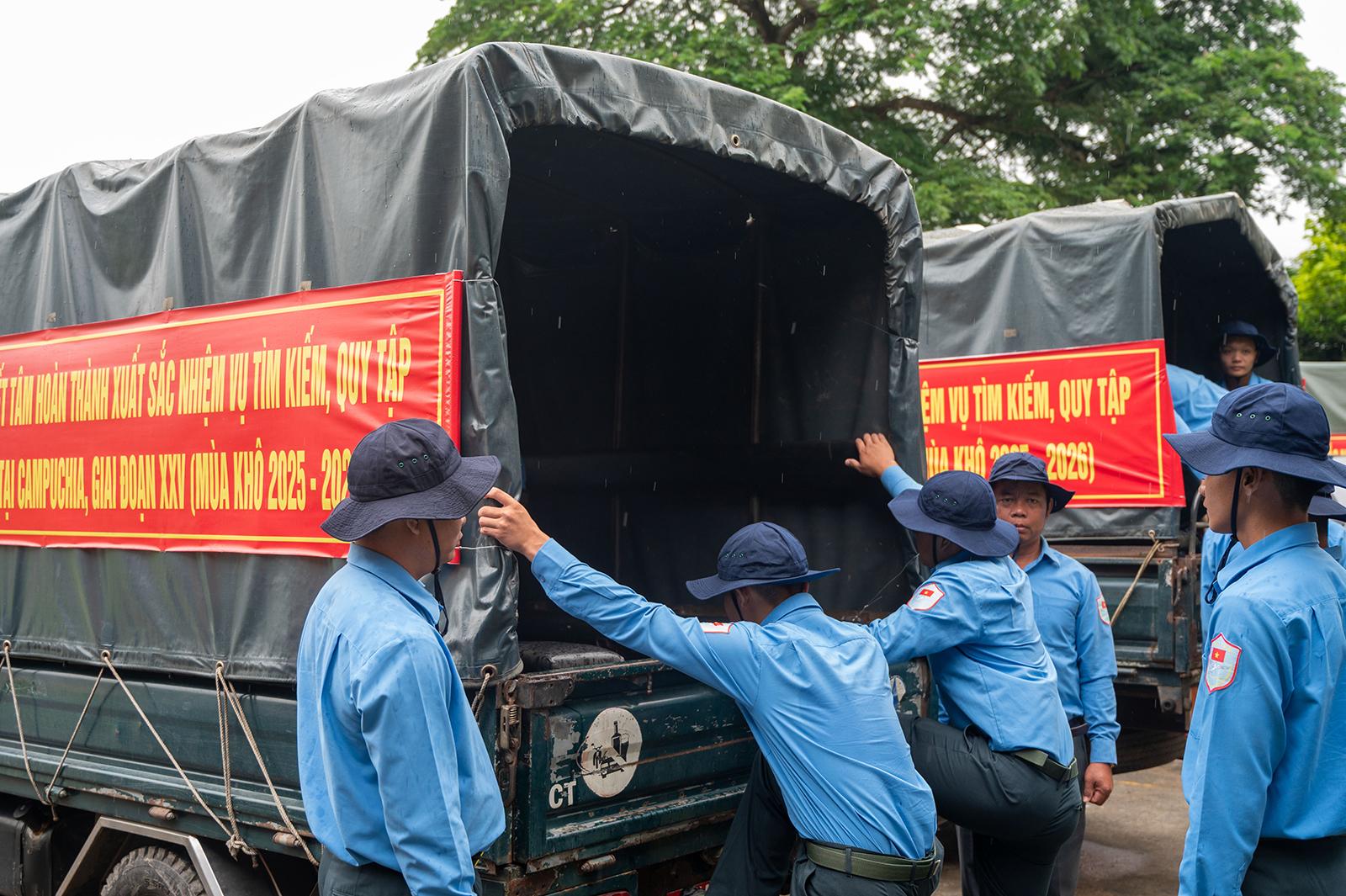 Quân khu 9 xuất quân làm nhiệm vụ tìm kiếm, quy tập hài cốt liệt sĩ tại Campuchia mùa khô 2025 - 2026