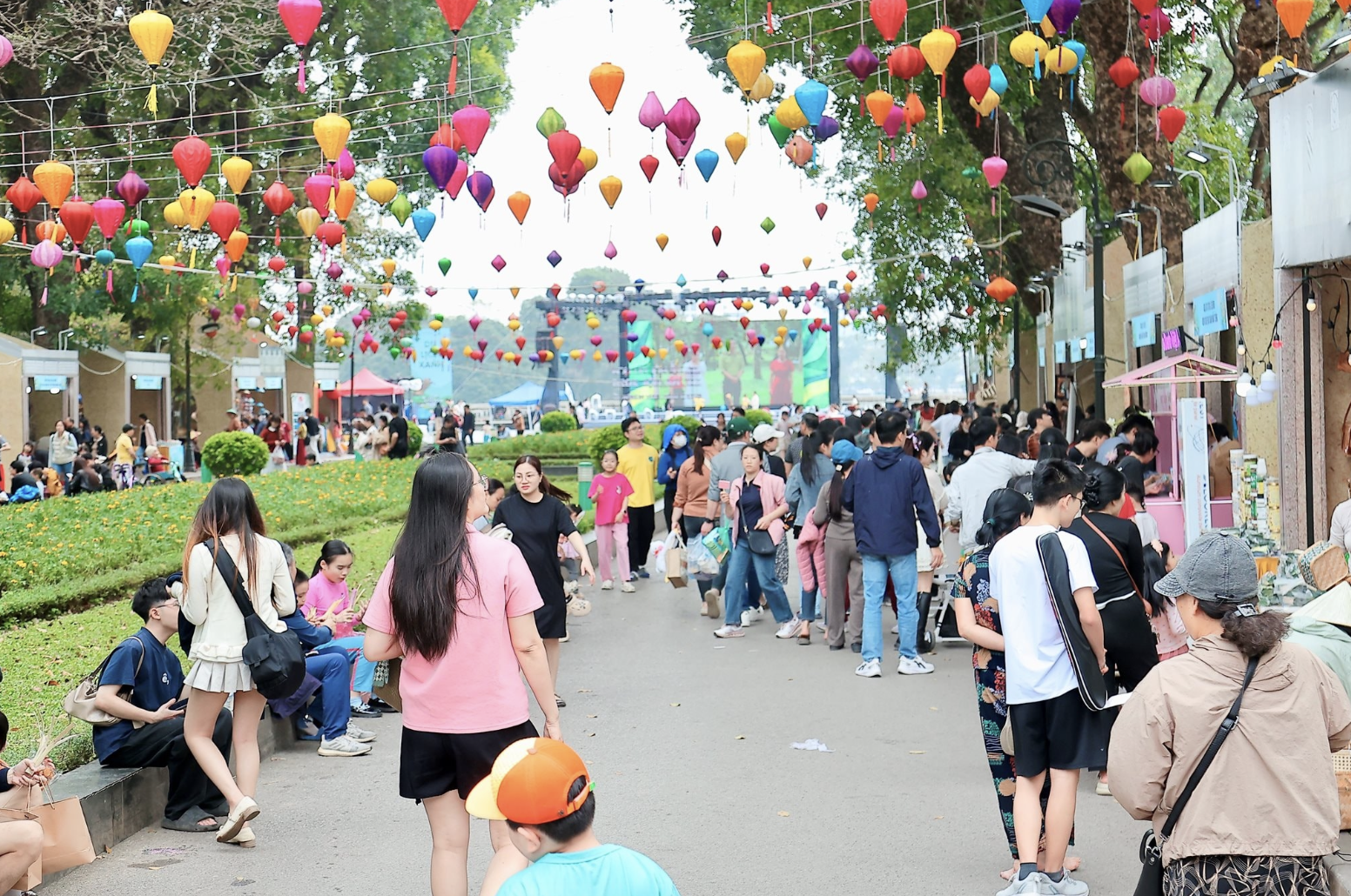 Lễ hội Du lịch Hà Nội 2026 thu hút gần 80.000 lượt người dân và du khách tham quan - Ảnh 4.