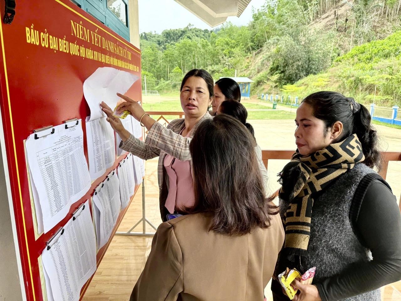 Vĩnh Long triển khai nhiều nhiệm vụ nâng cao hiệu quả hoạt động của đội ngũ tuyên truyền viên cơ sở - Ảnh 1.