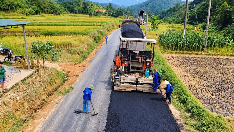 Lào Cai: Tăng tốc thi công tỉnh lộ 160, phấn đấu thảm nhựa trước Tết- Ảnh 5.